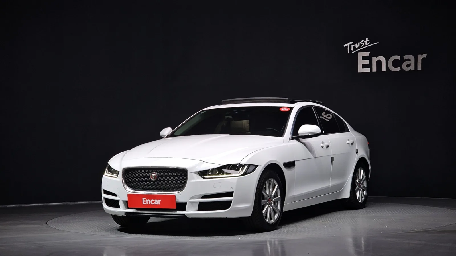 2017 Jaguar XE
