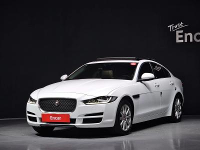 2017 Jaguar XE