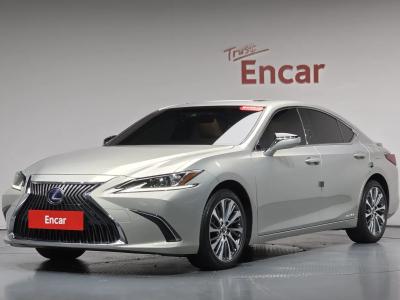 2019 Lexus ES