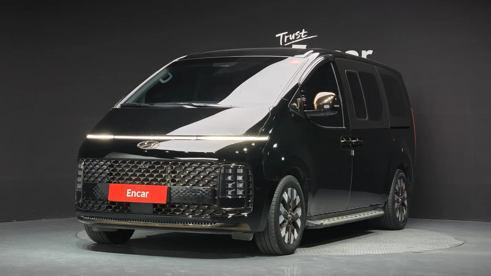 2024 Hyundai Staria