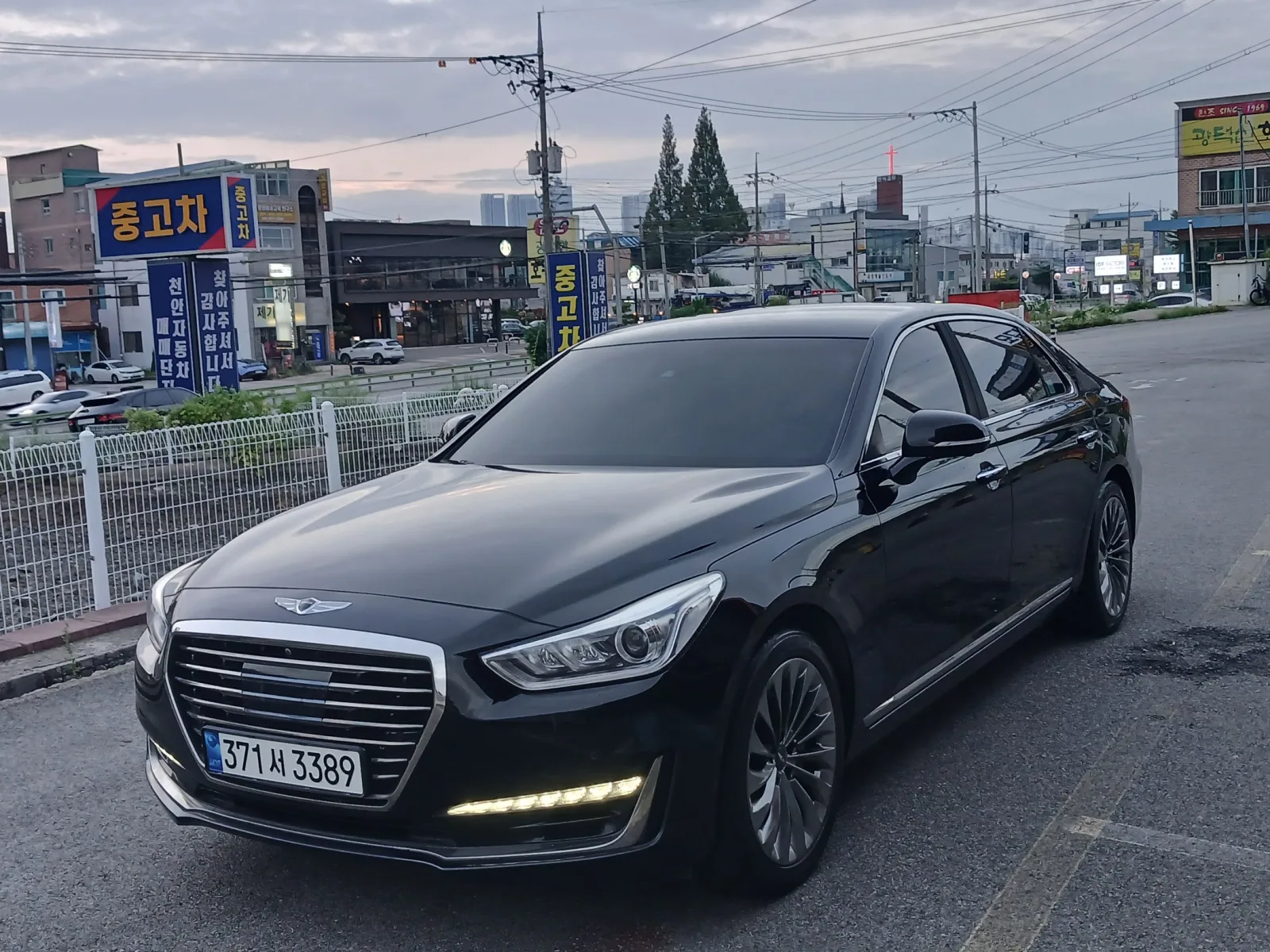 2016 Genesis EQ900