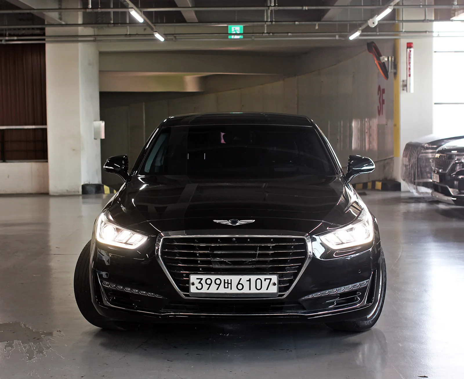 2018 Genesis EQ900