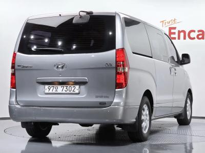 2011 Hyundai Starex