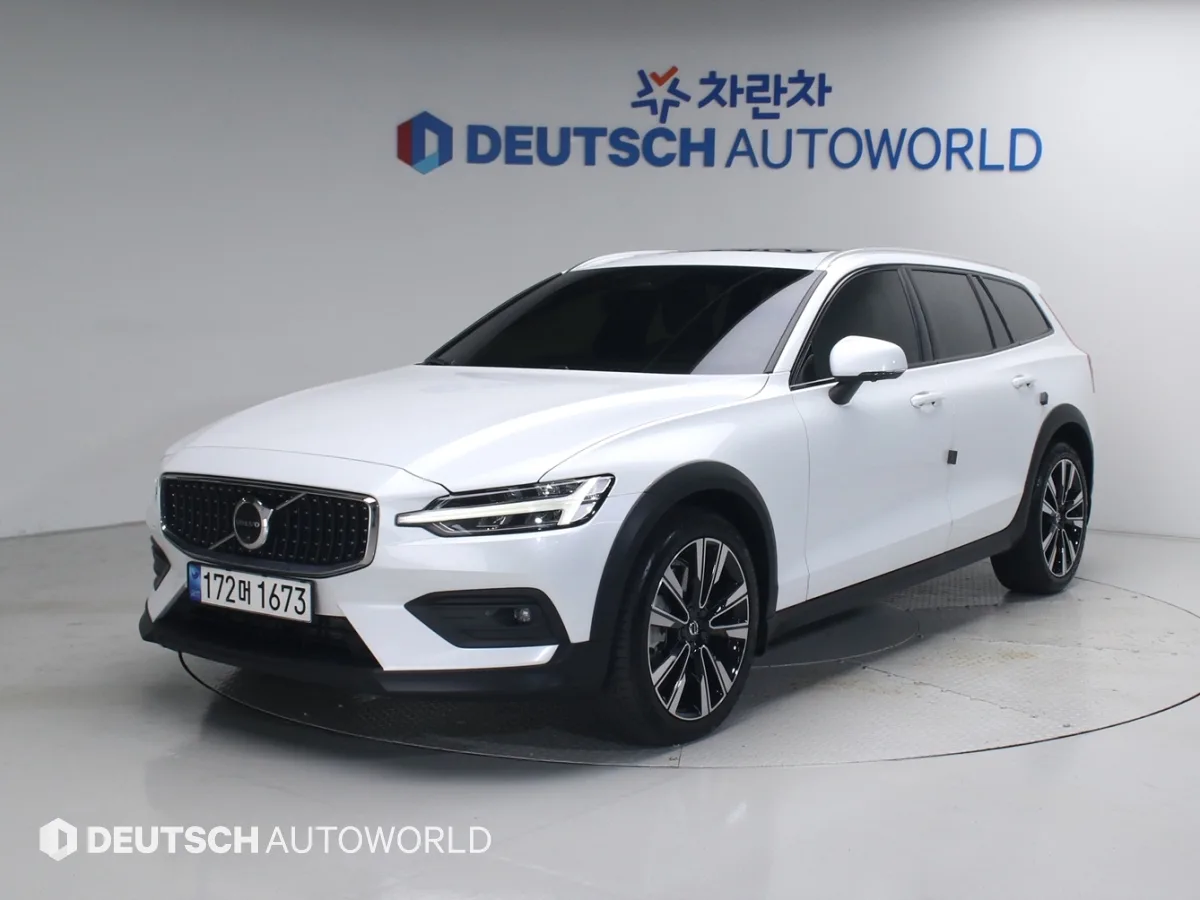 2023 Volvo V60