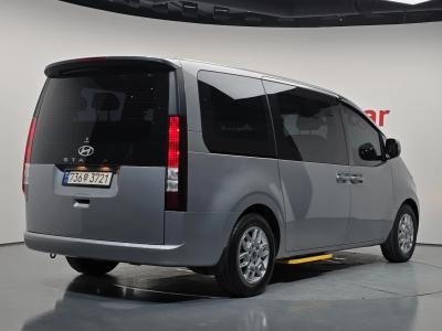 2025 Hyundai Staria