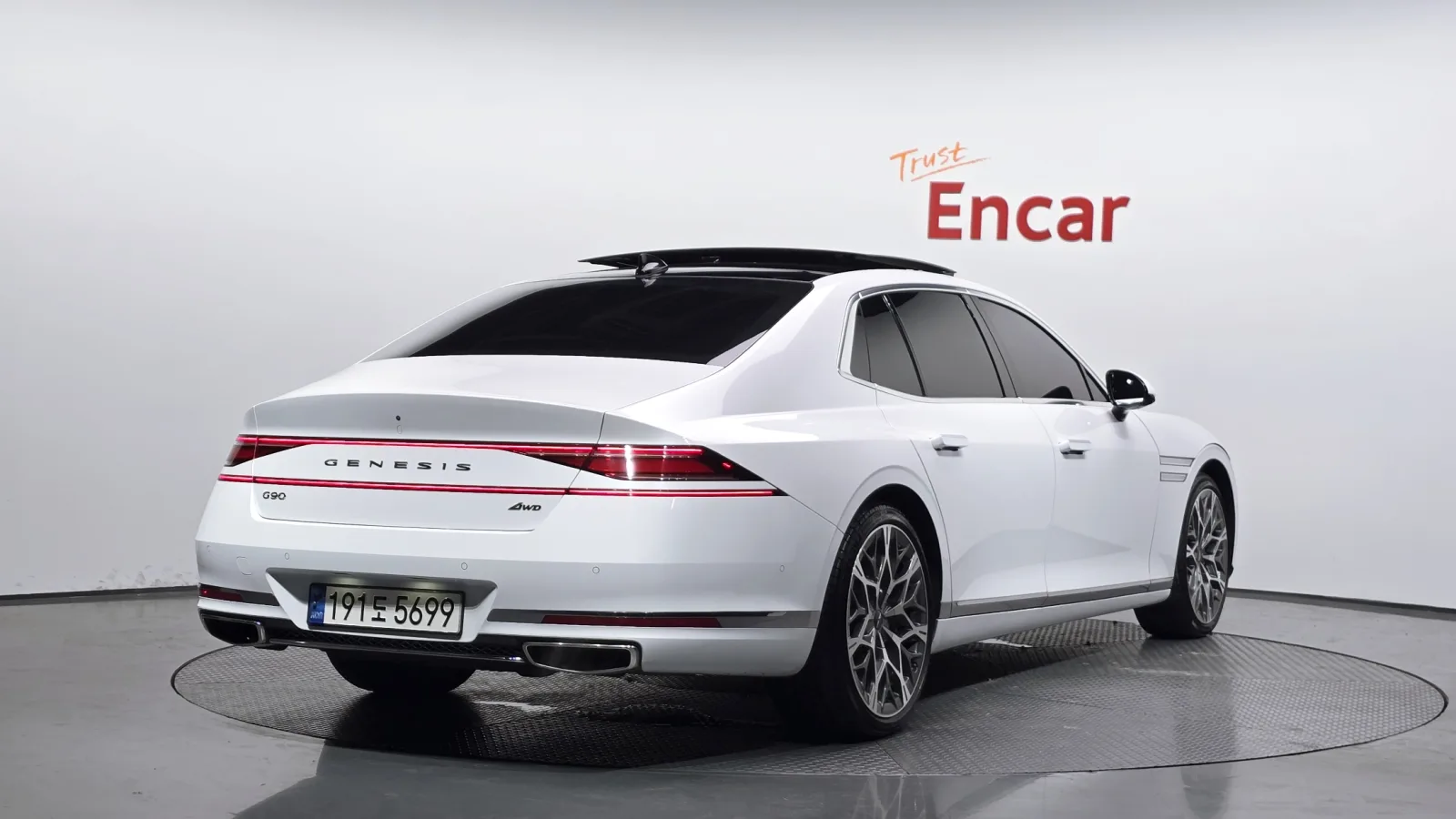 2022 Genesis G90