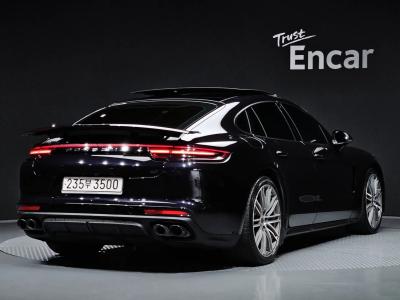 2020 Porsche Panamera