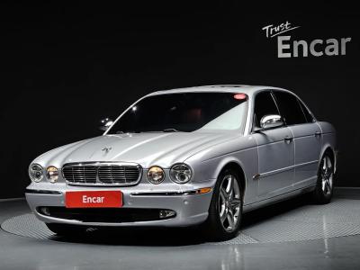 2005 Jaguar XJ-8
