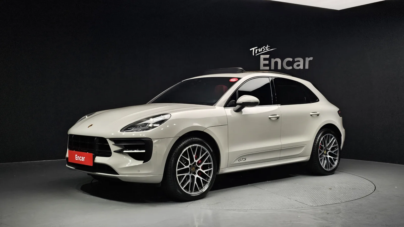 2021 Porsche Macan