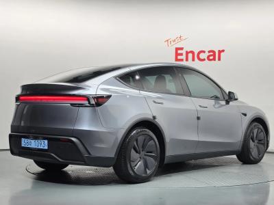 2025 Tesla Model Y