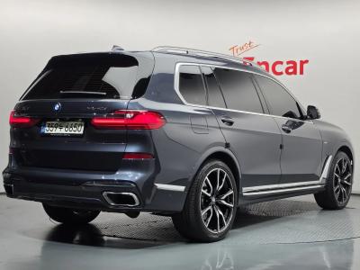 2021 BMW X7