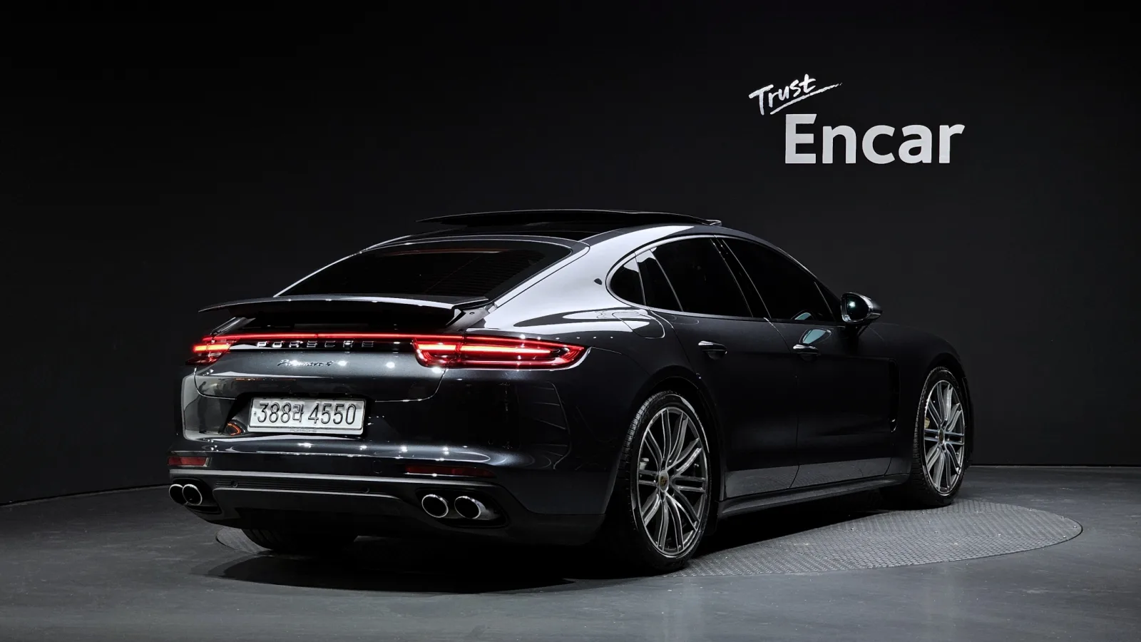 2020 Porsche Panamera