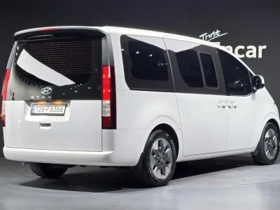 2023 Hyundai Staria