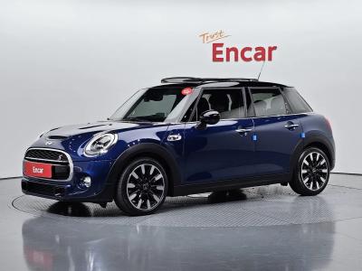 2018 MINI Cooper
