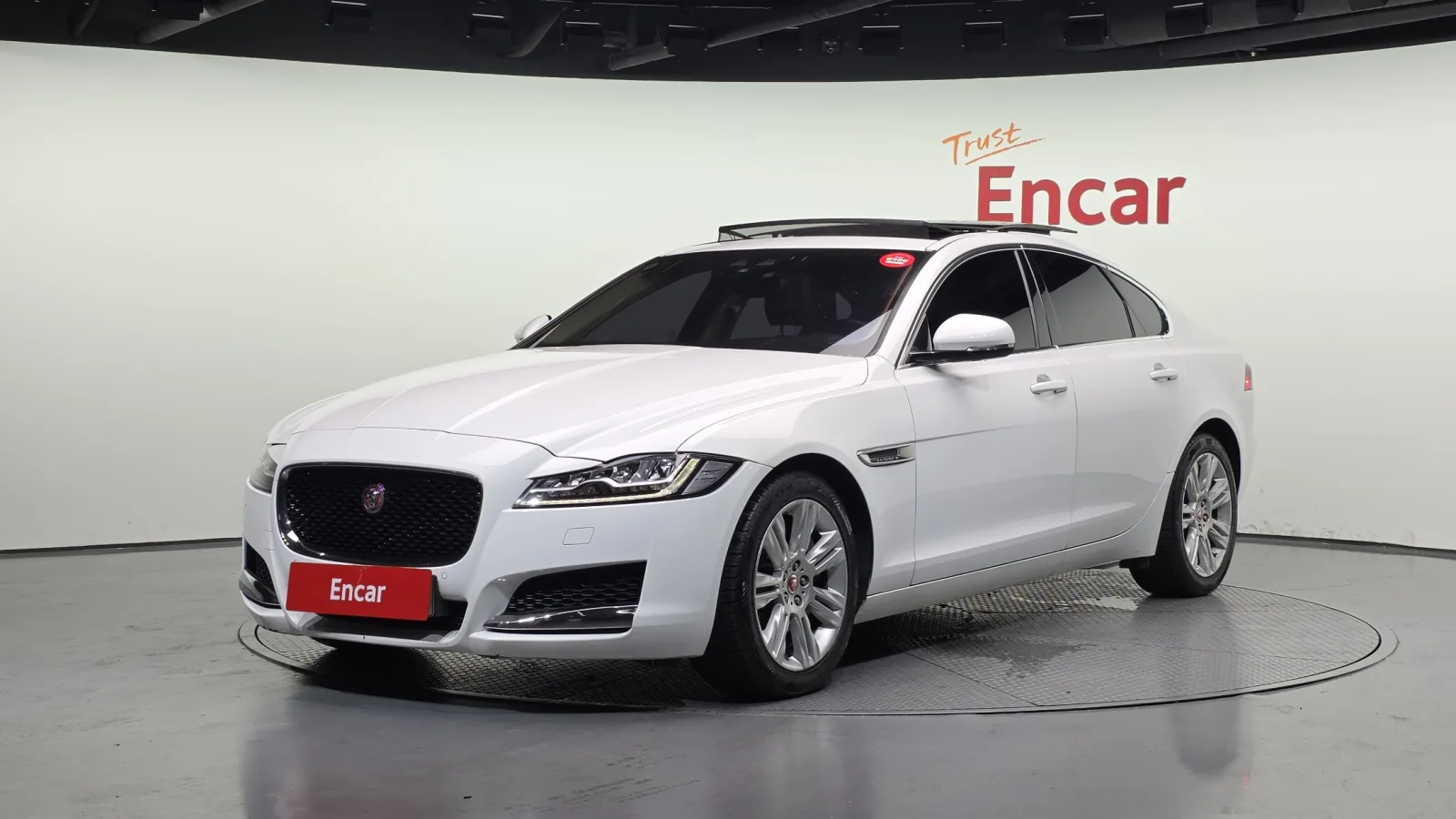 2017 Jaguar XF