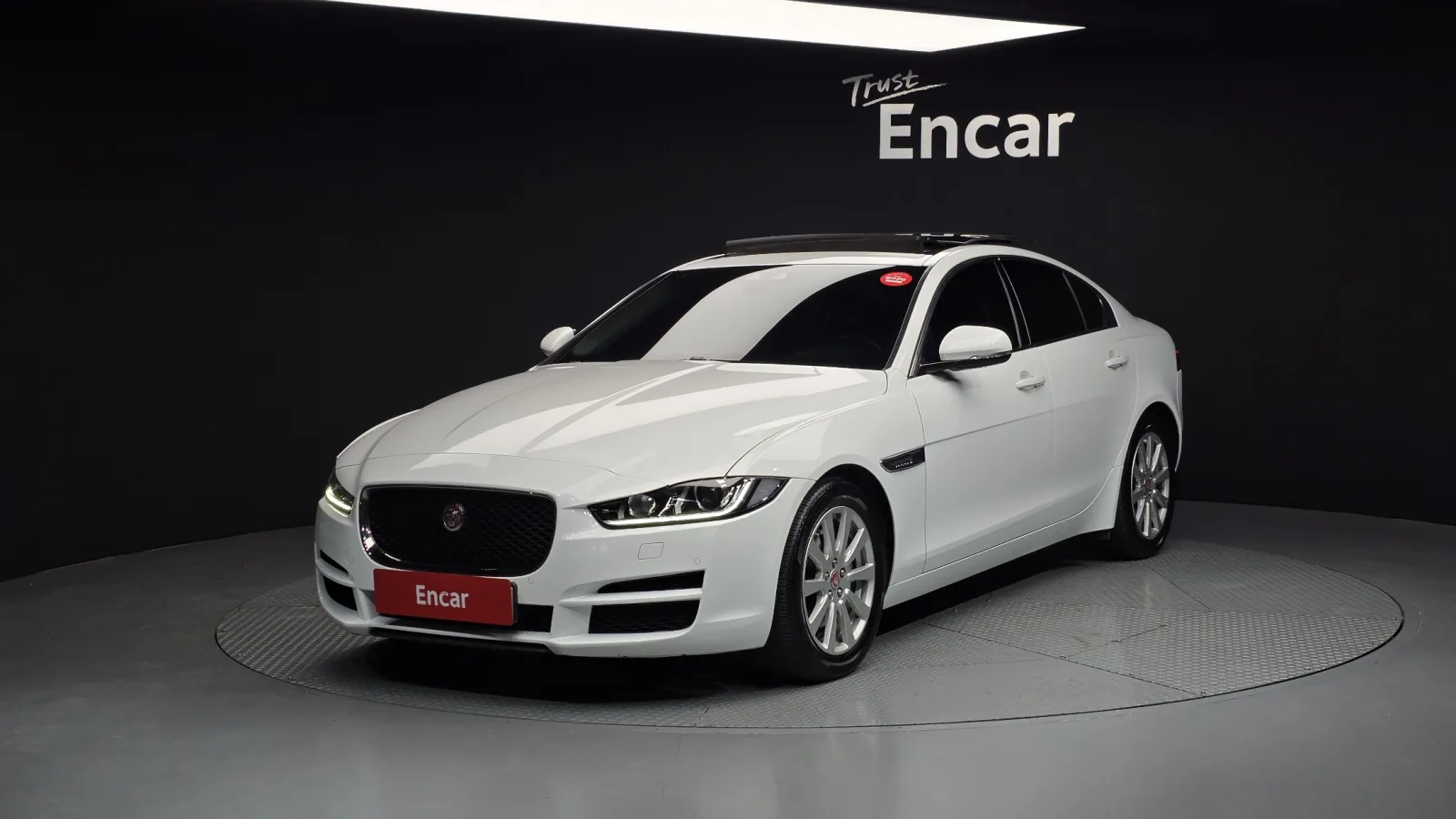 2016 Jaguar XE