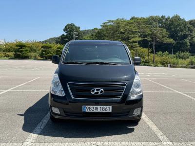 2017 Hyundai Starex