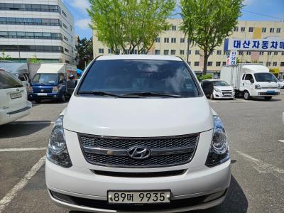 2012 Hyundai Starex