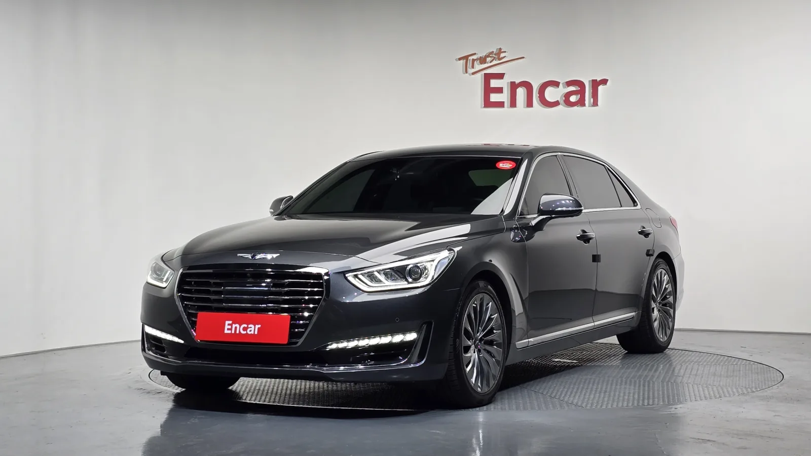2018 Genesis EQ900
