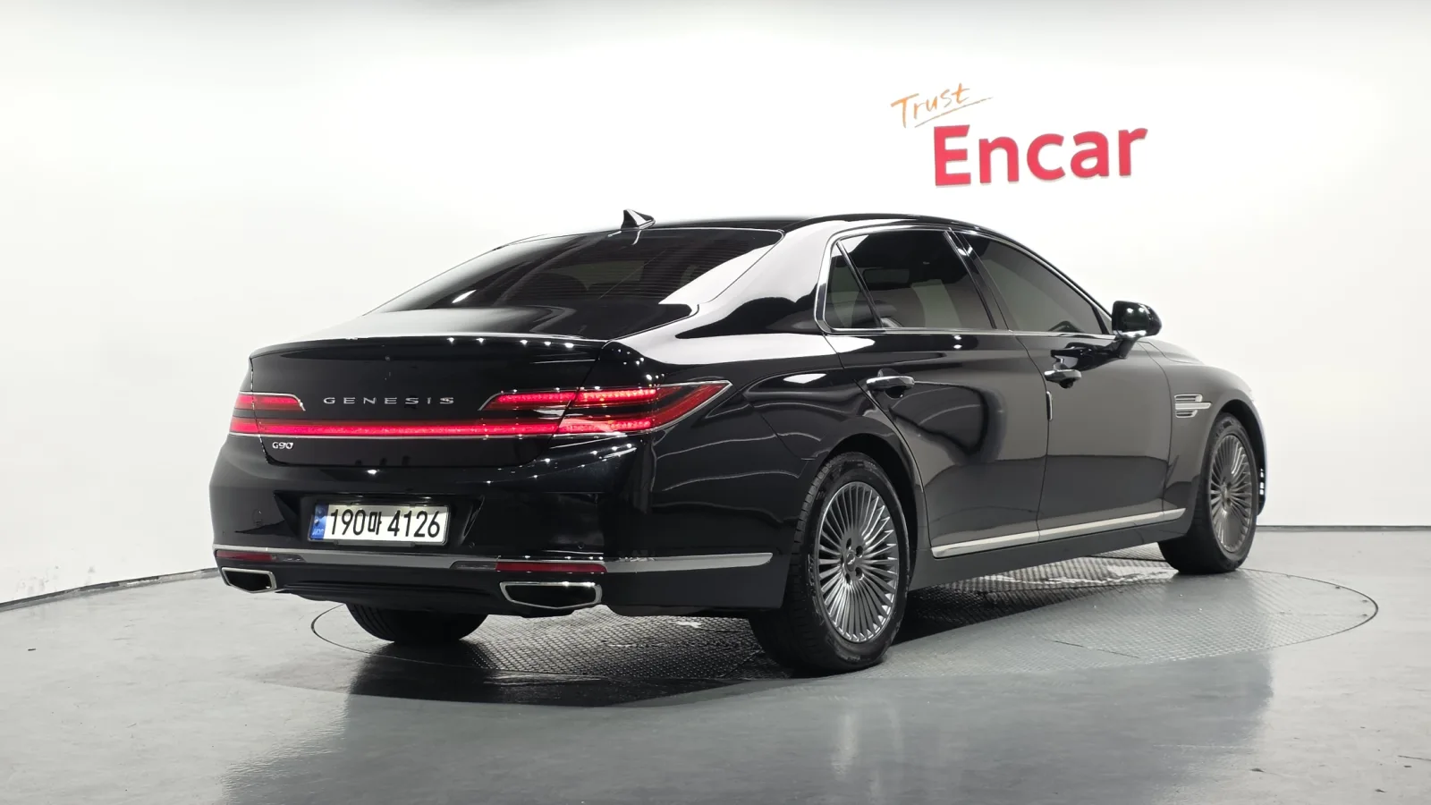 2021 Genesis G90