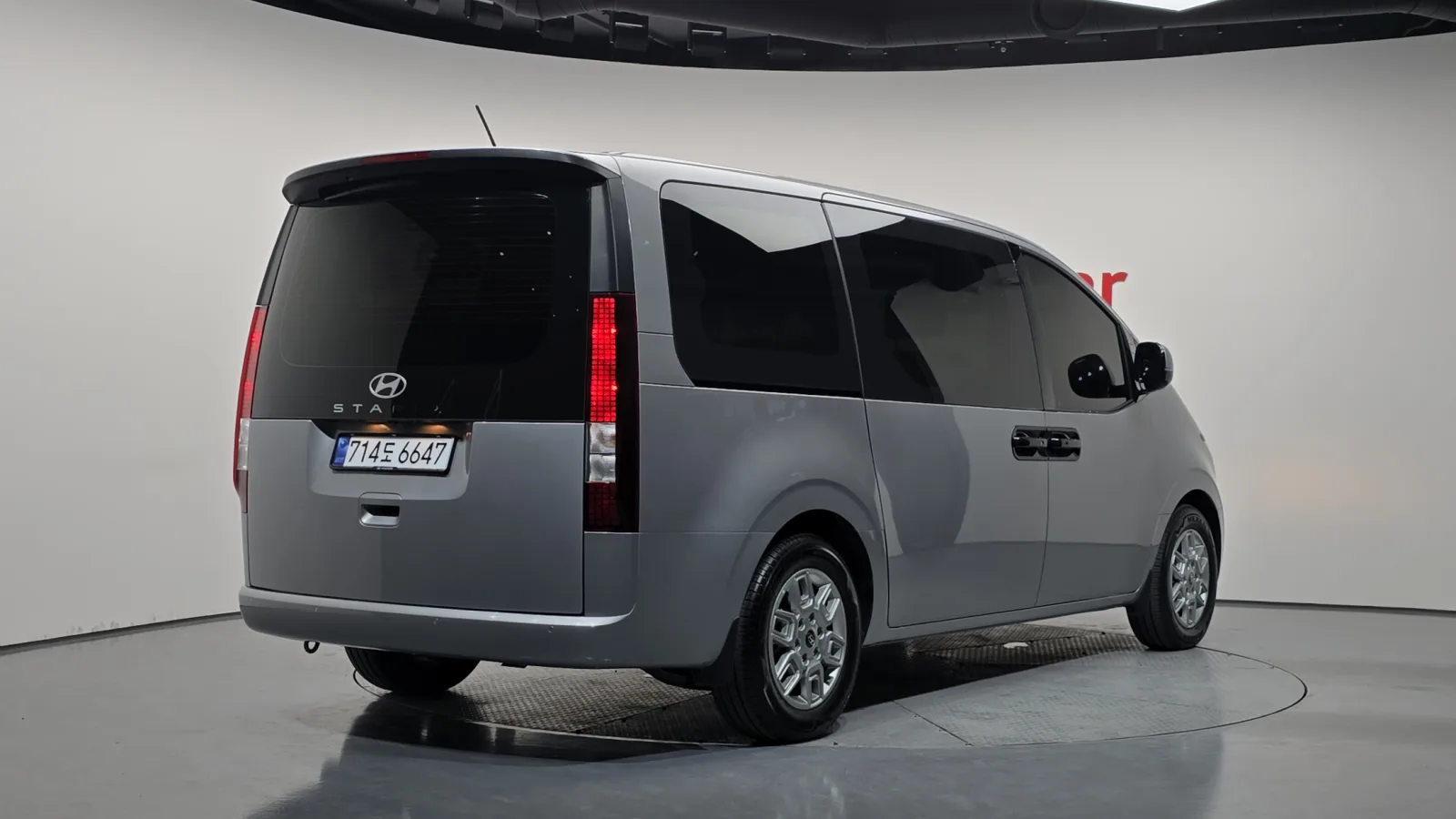 2025 Hyundai Staria