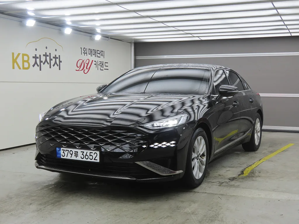 2022 Kia K8