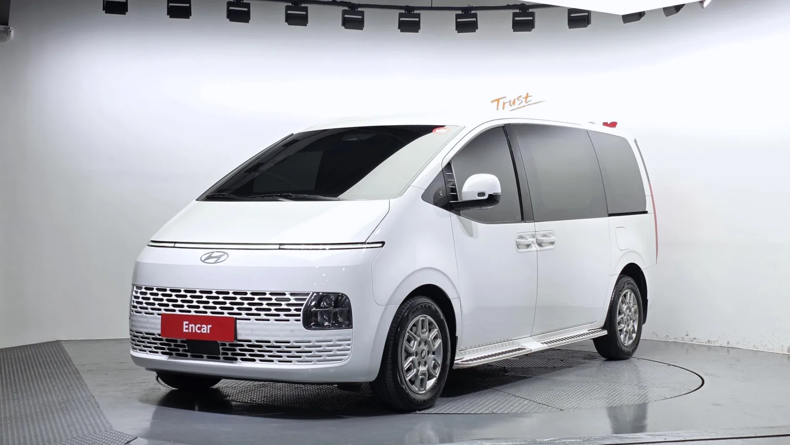 2025 Hyundai Staria