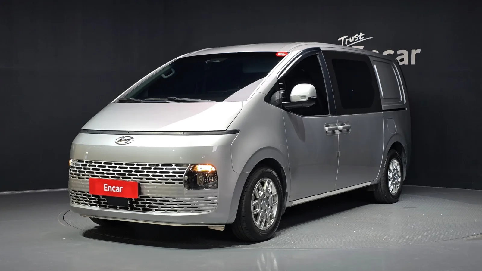 2023 Hyundai Staria