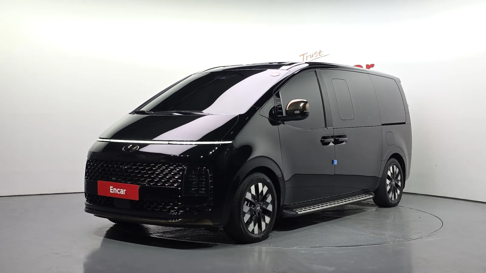 2025 Hyundai Staria