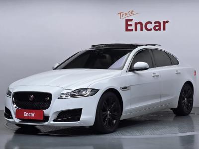 2017 Jaguar XF