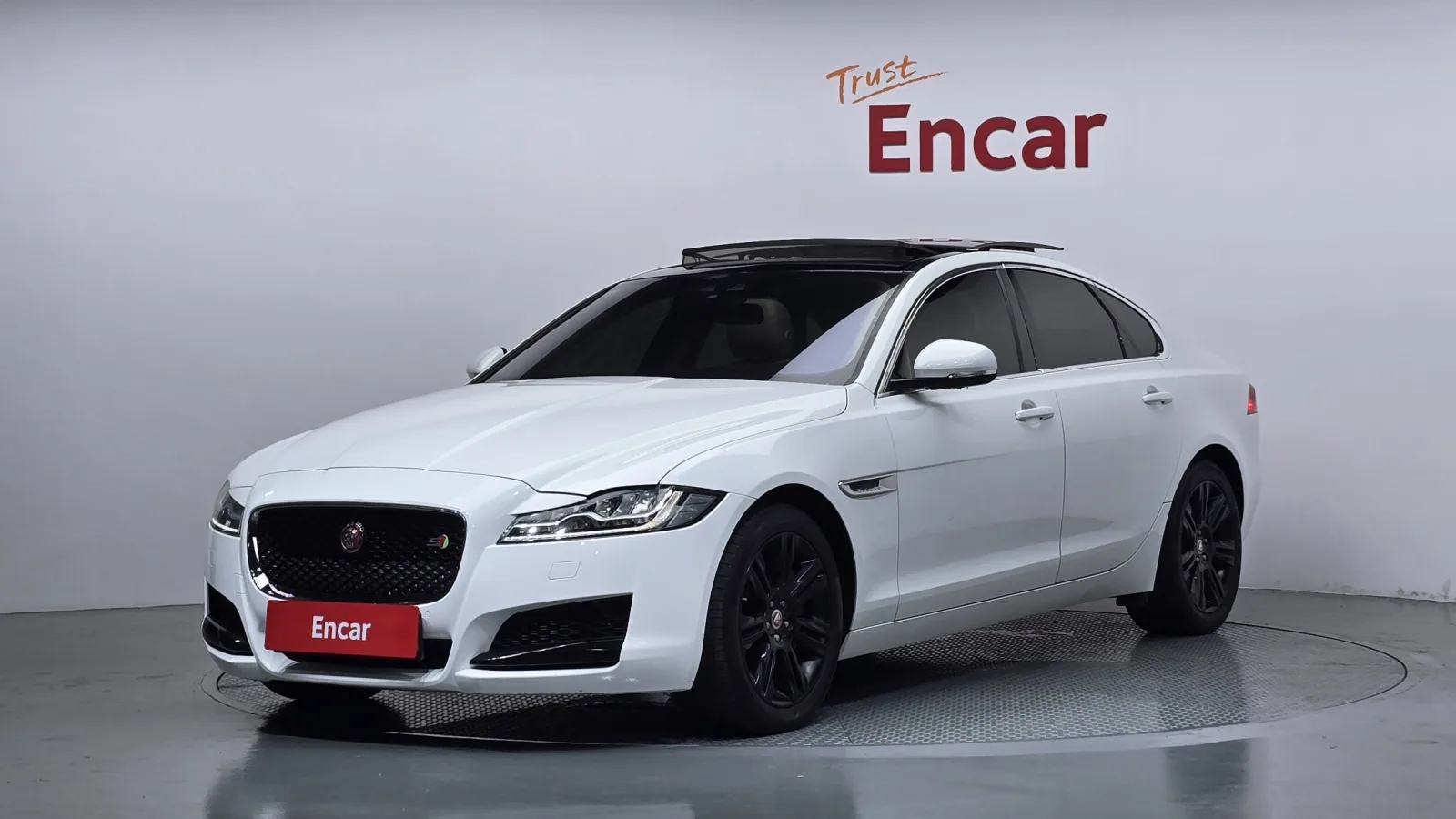 2017 Jaguar XF