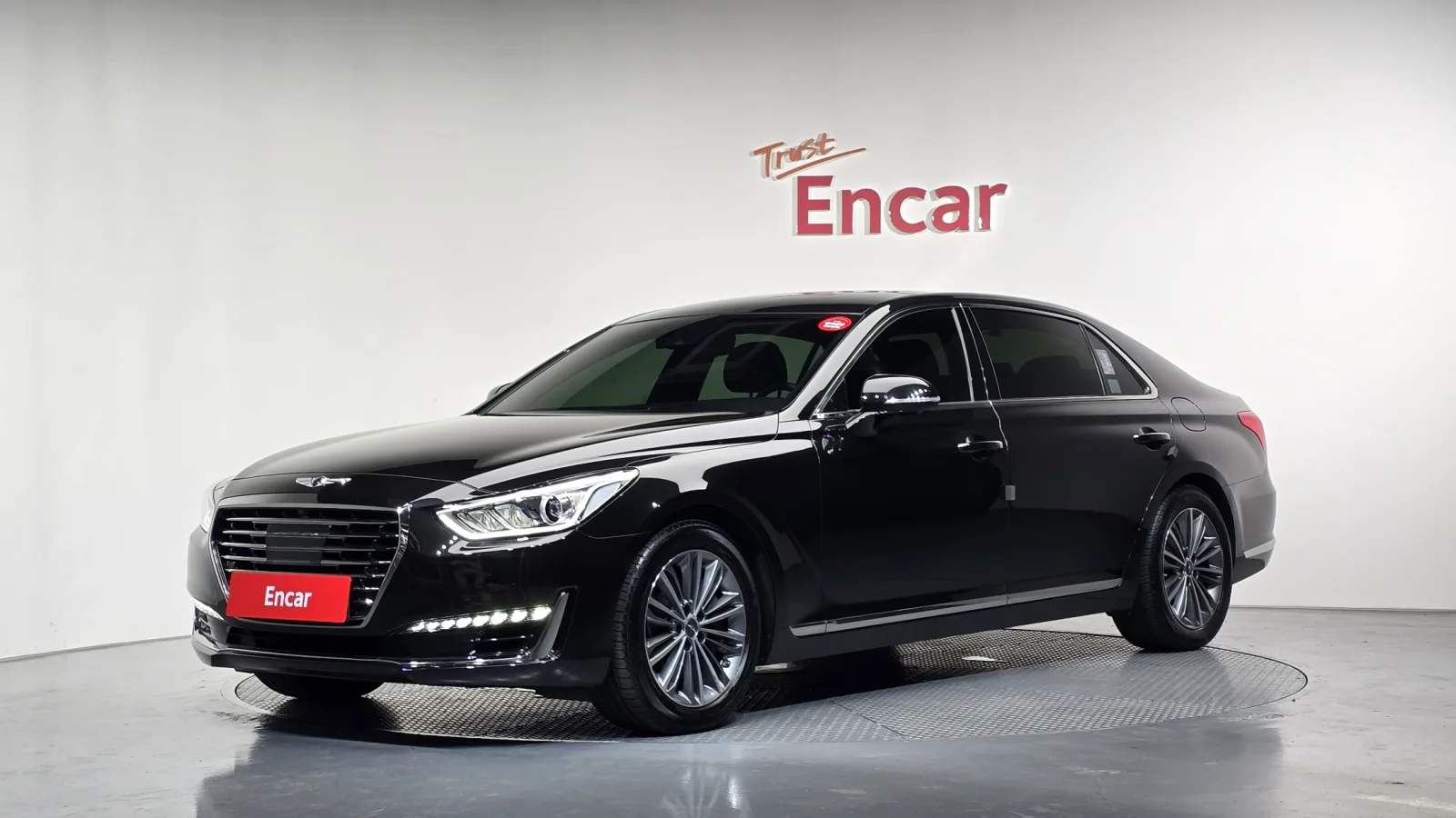 2018 Genesis EQ900