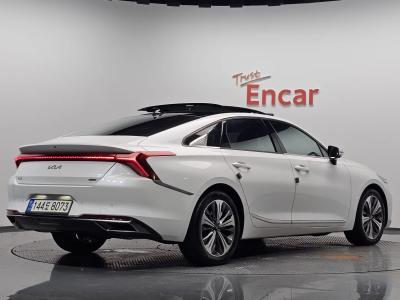 2022 Kia K8