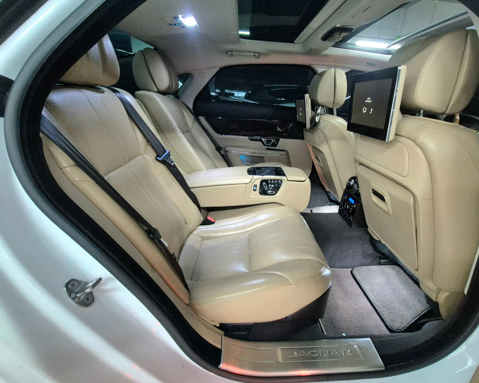 2014 Jaguar XJ