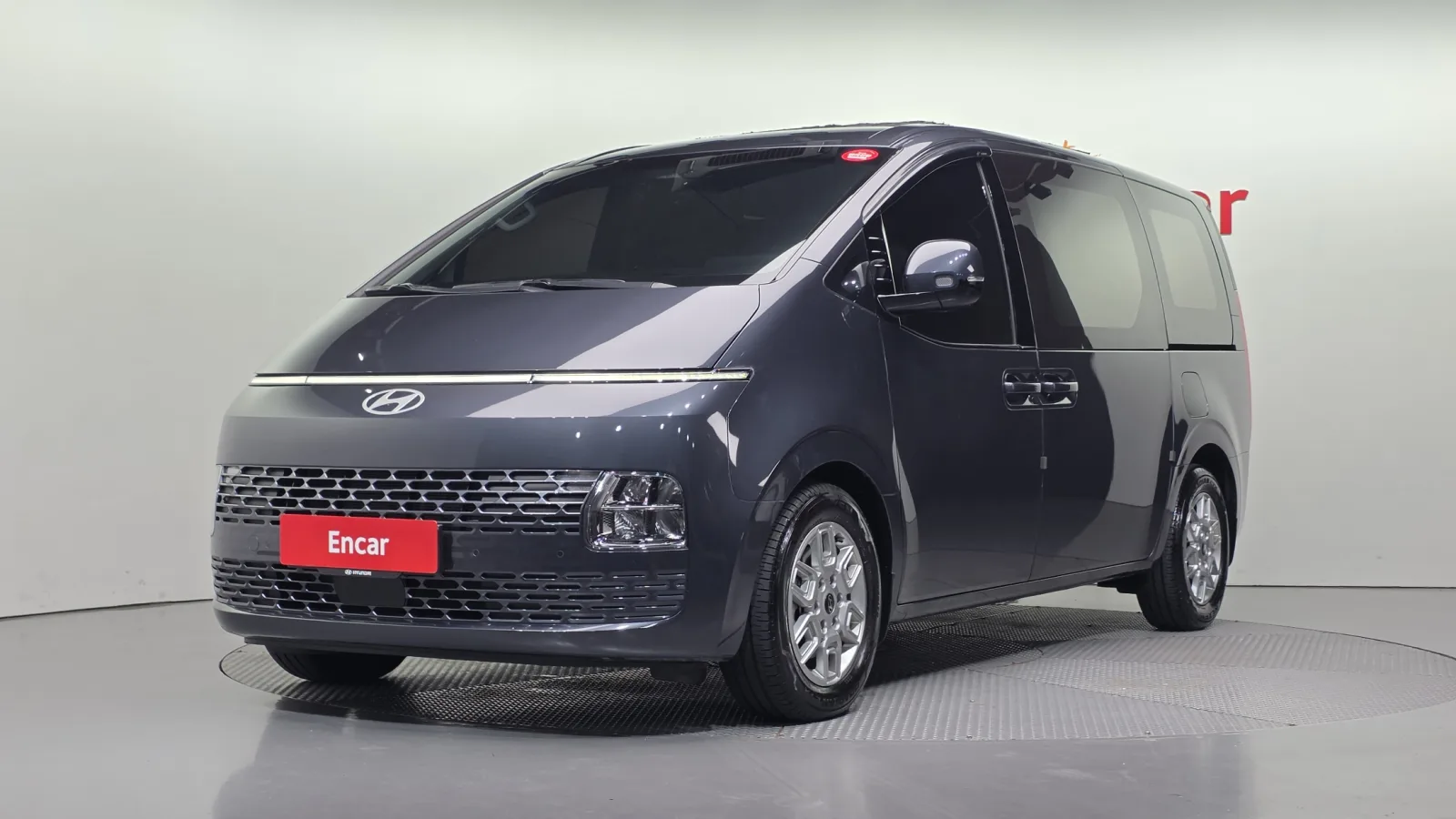 2025 Hyundai Staria