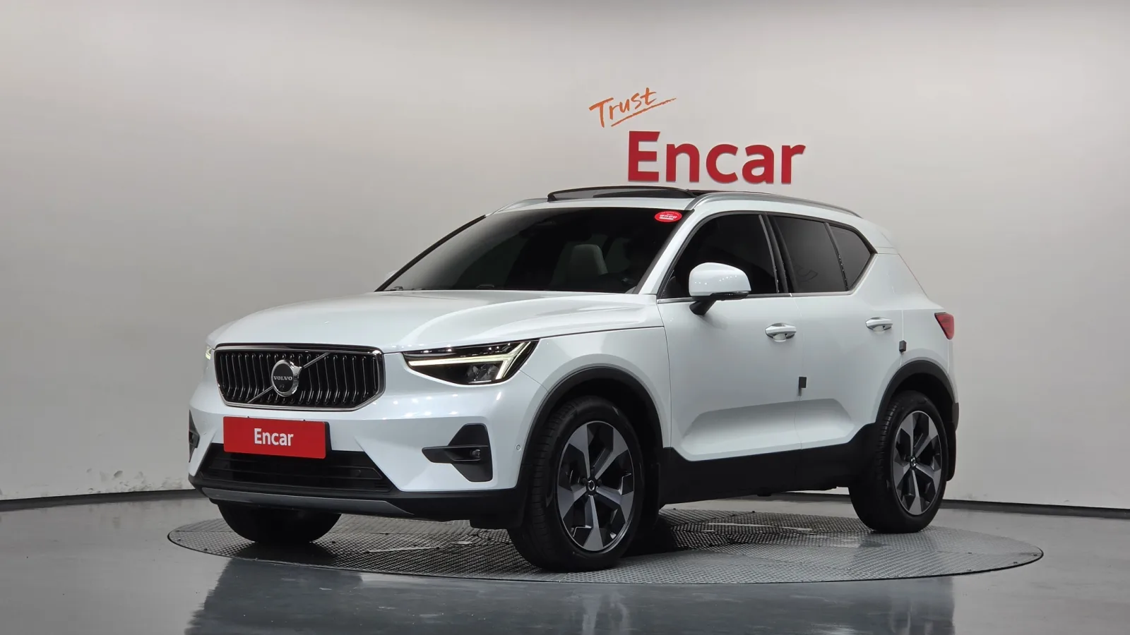 2023 Volvo XC40