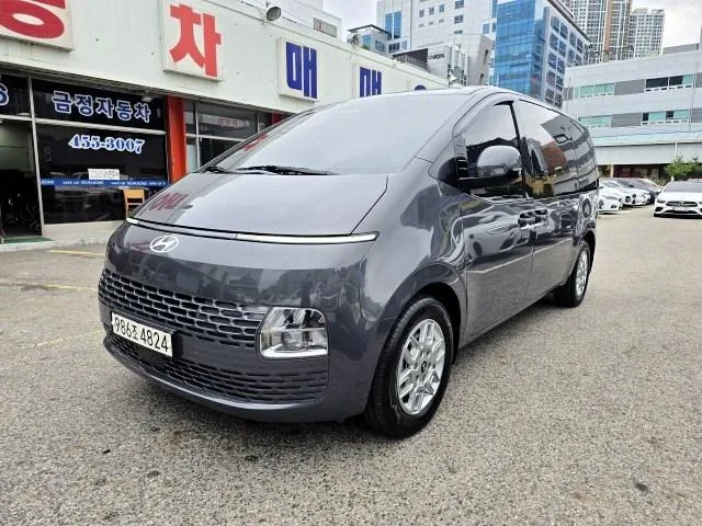 2025 Hyundai Staria