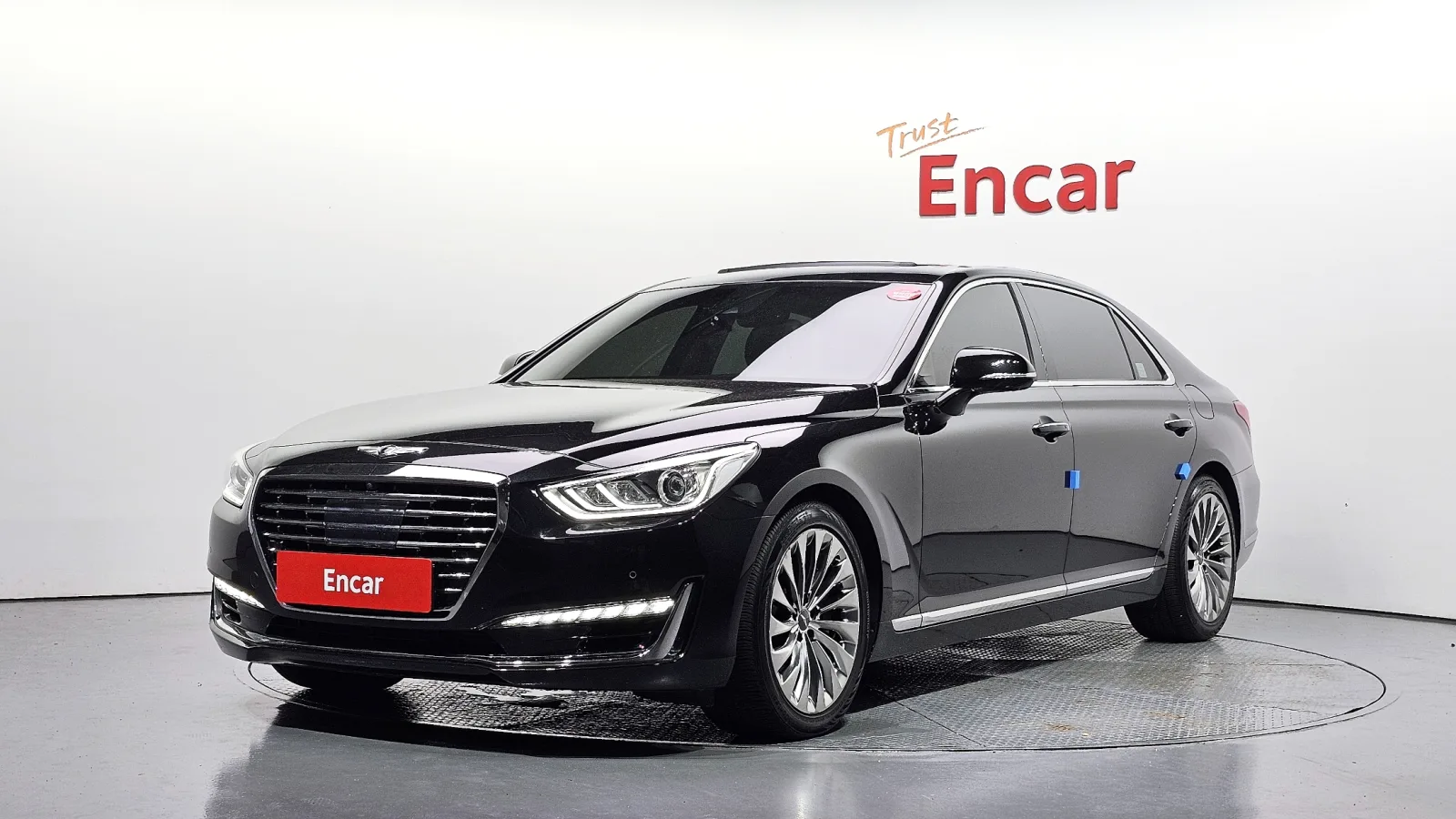 2018 Genesis EQ900