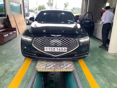 2021 Genesis G90