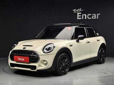 2019 MINI Cooper