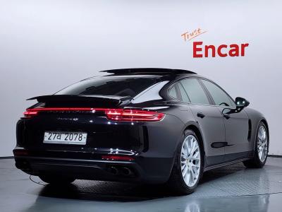 2018 Porsche Panamera