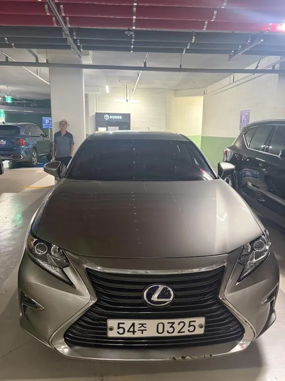 2016 Lexus ES