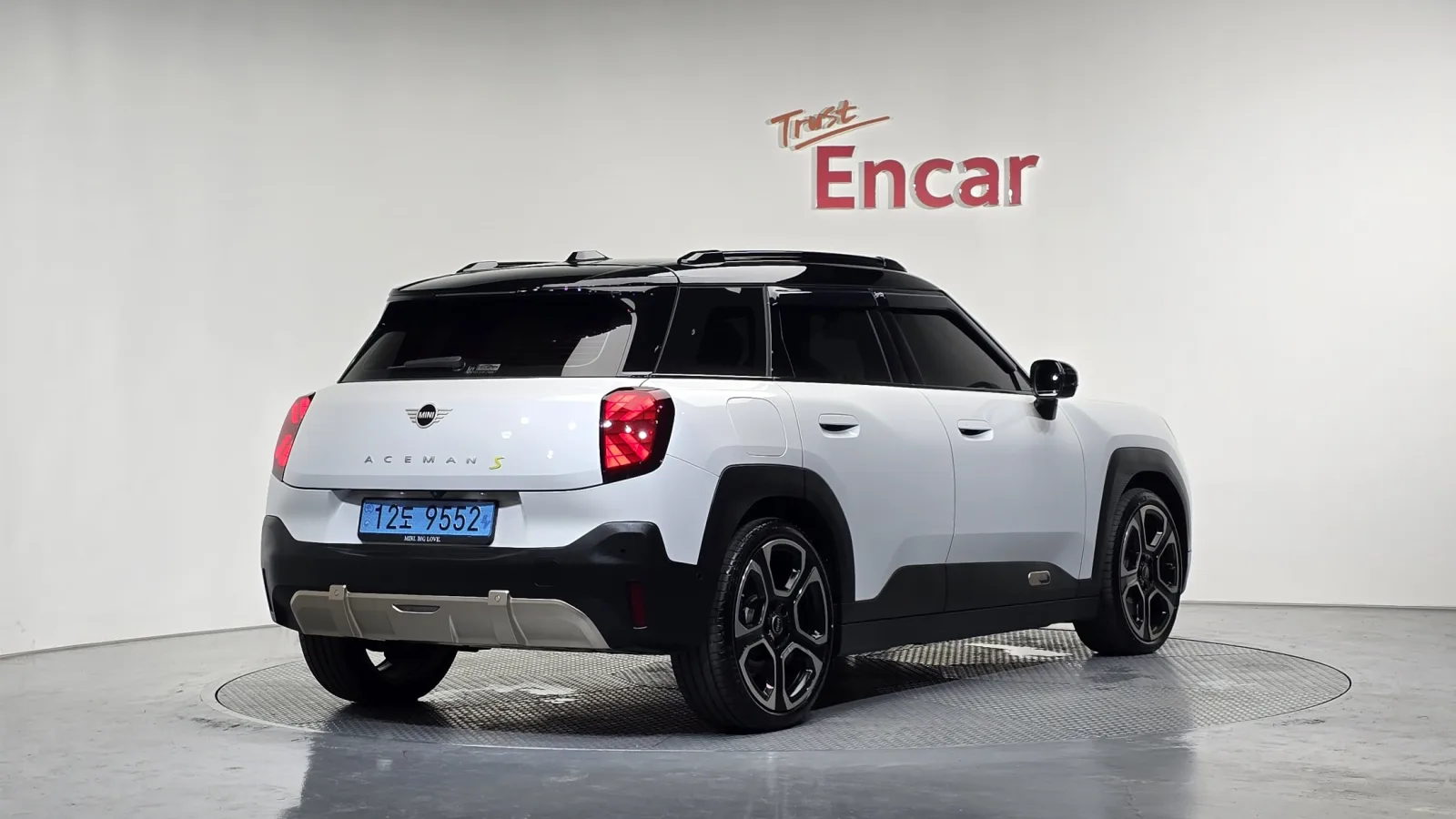 2025 MINI Aceman