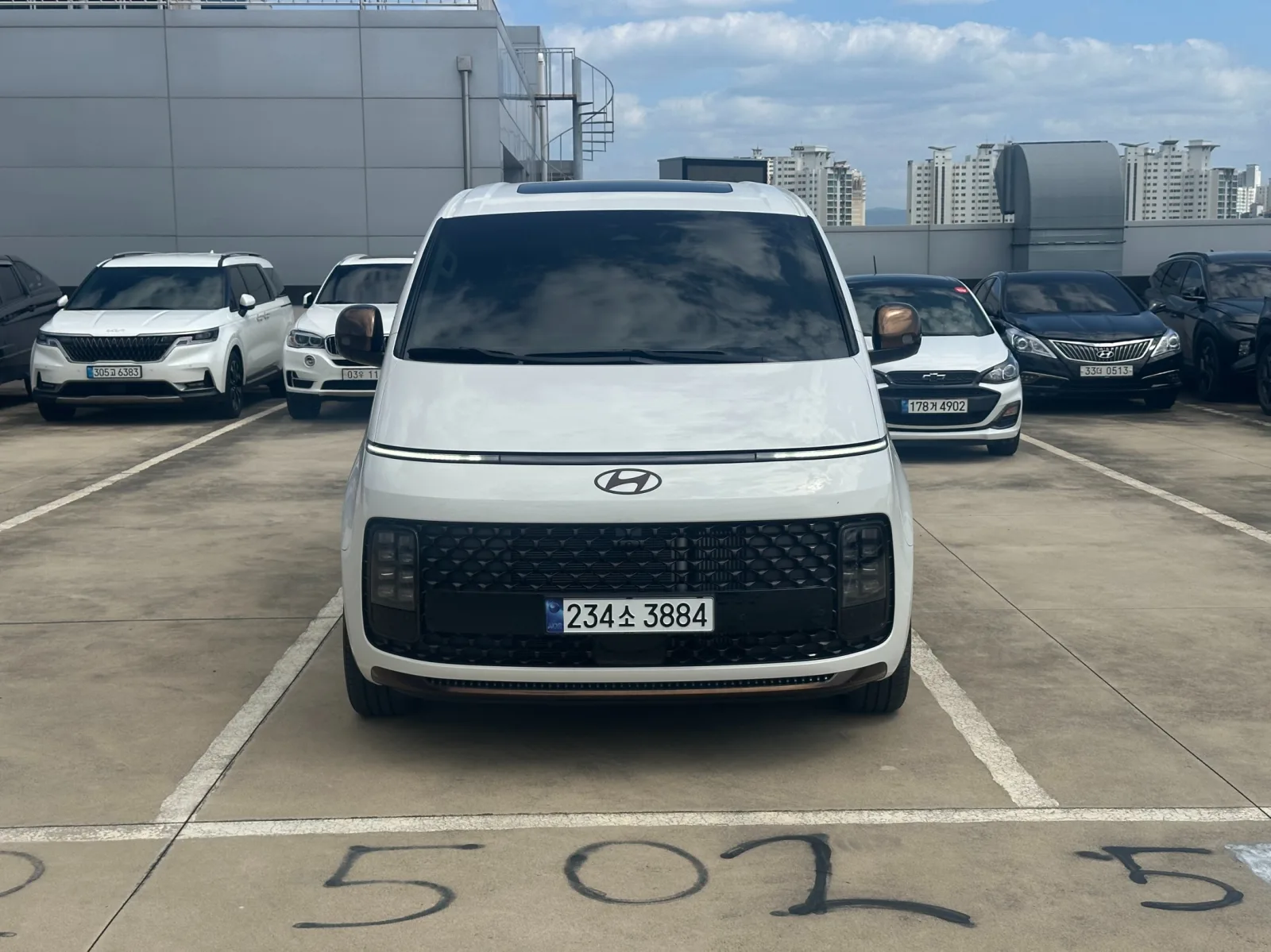 2025 Hyundai Staria