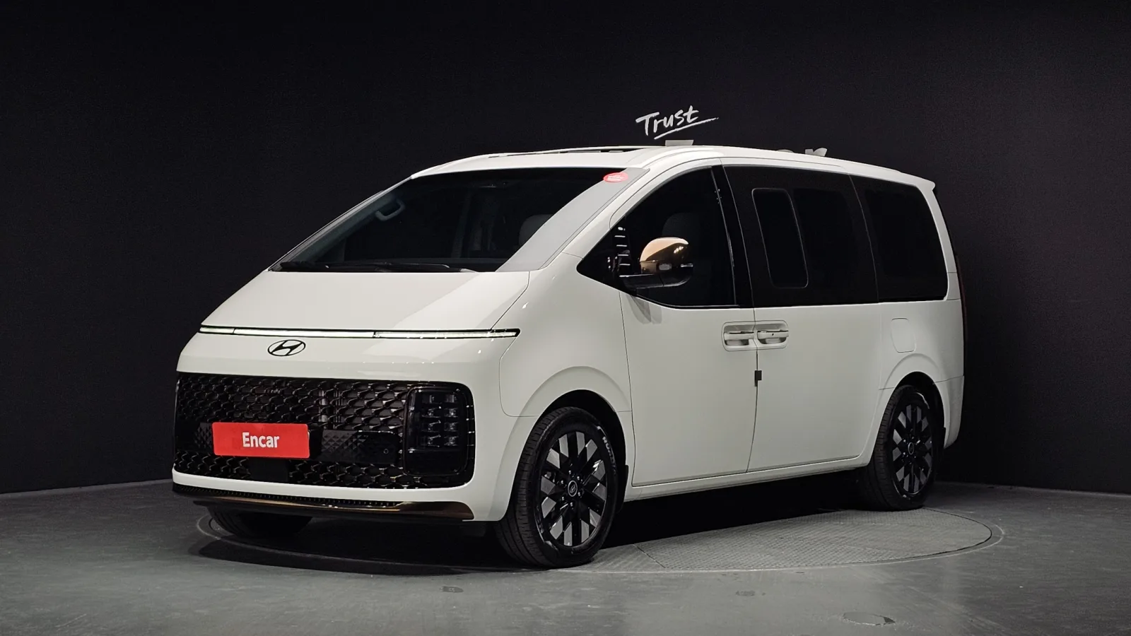 2025 Hyundai Staria
