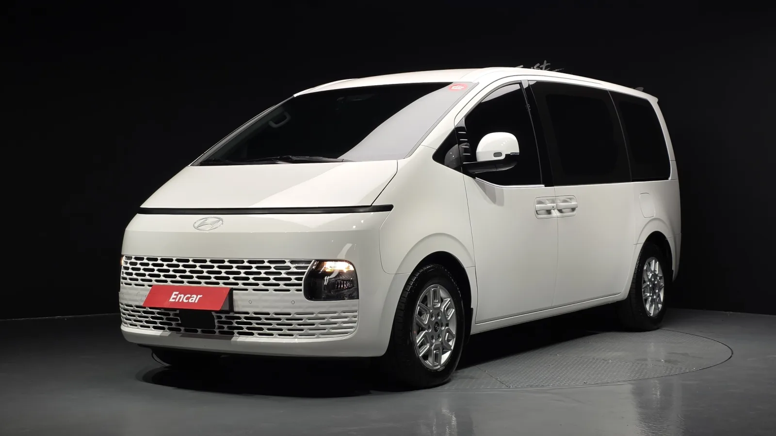 2025 Hyundai Staria