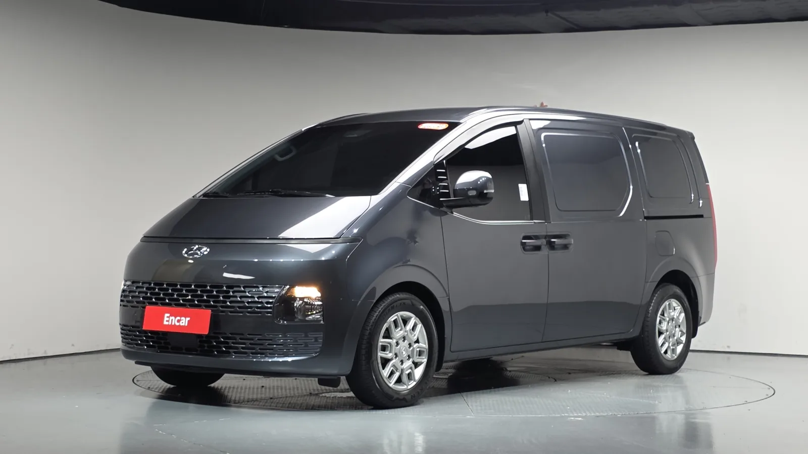 2023 Hyundai Staria
