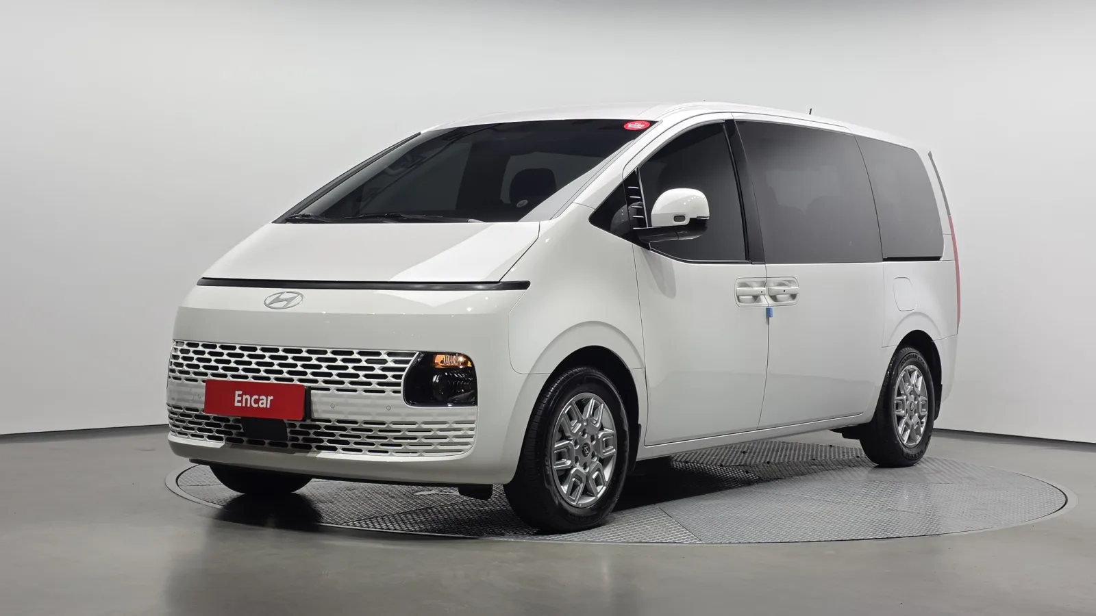 2025 Hyundai Staria