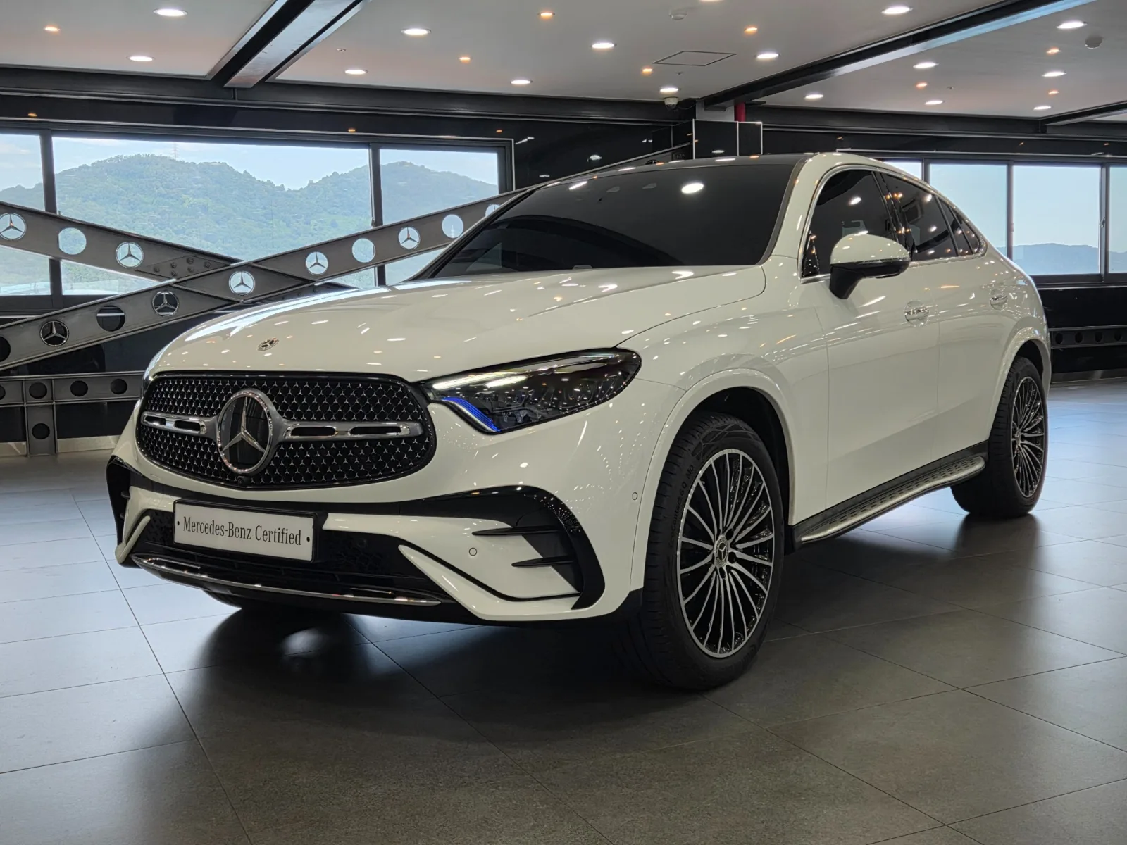 2025 Mercedes-Benz GLC-Class