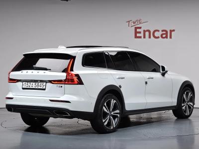 2020 Volvo V60